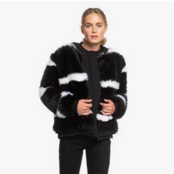 Roxy Carrie Faux Fur Black and White Jacket/Coat, Hooded Women Size Large EUC - Picture 2 of 15